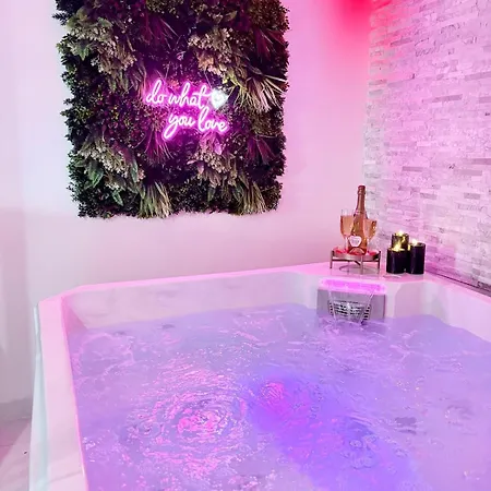 Dalikyda - Temptation - Jacuzzi & Private Cinema Apartment Le Havre